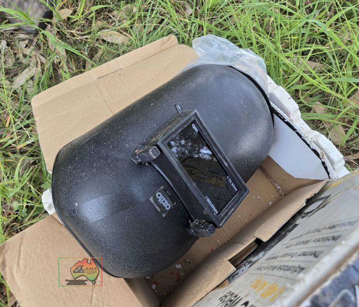 (12347) NEW Un-used 140Amp Arc Welder & Helmet - photo 5