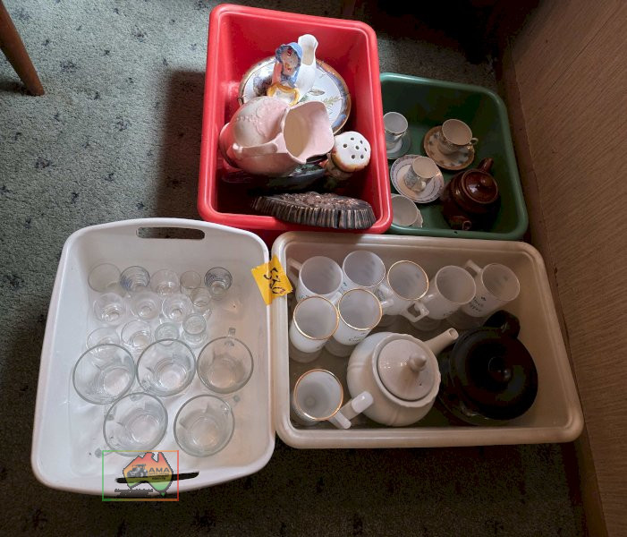 (12389) 4x Tubs of Assorted Crockery